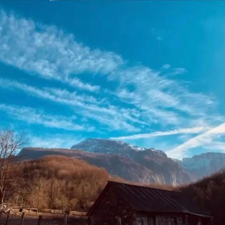 Shpija E Gjyshit Vuthaj Hotel Gusinje Екстериор снимка