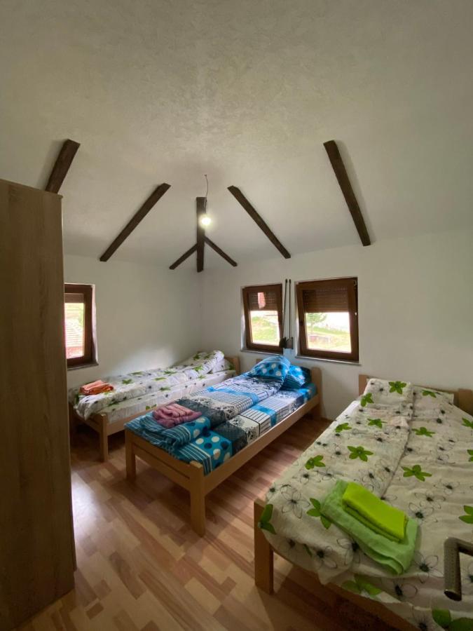 Shpija E Gjyshit Vuthaj Hotel Gusinje Екстериор снимка