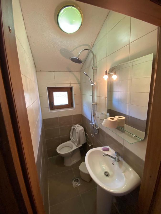 Shpija E Gjyshit Vuthaj Hotel Gusinje Екстериор снимка