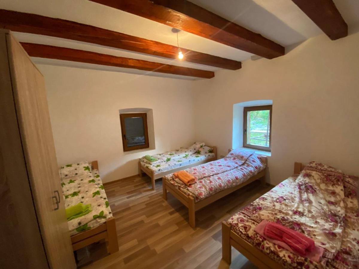 Shpija E Gjyshit Vuthaj Hotel Gusinje Екстериор снимка