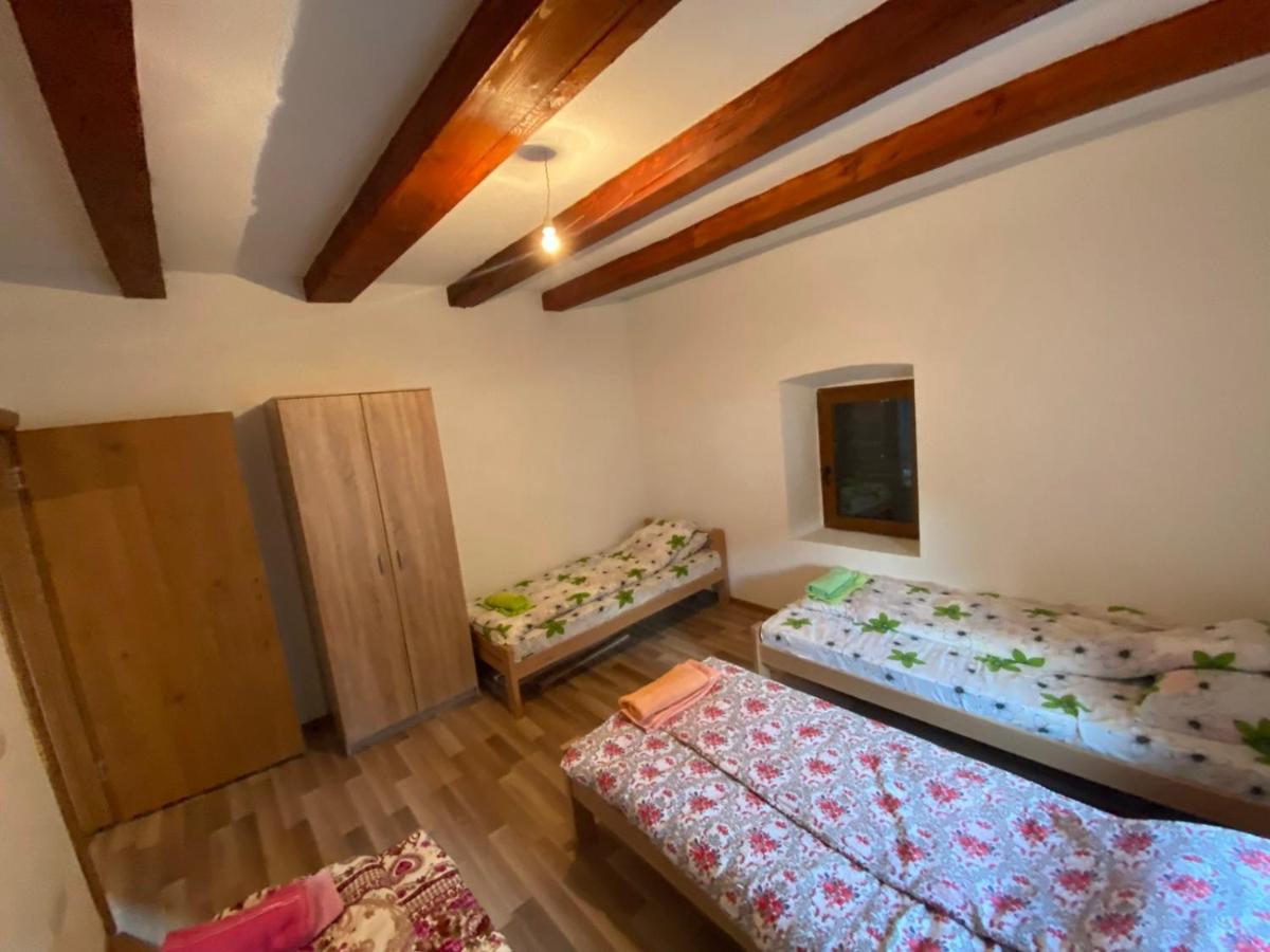 Shpija E Gjyshit Vuthaj Hotel Gusinje Екстериор снимка