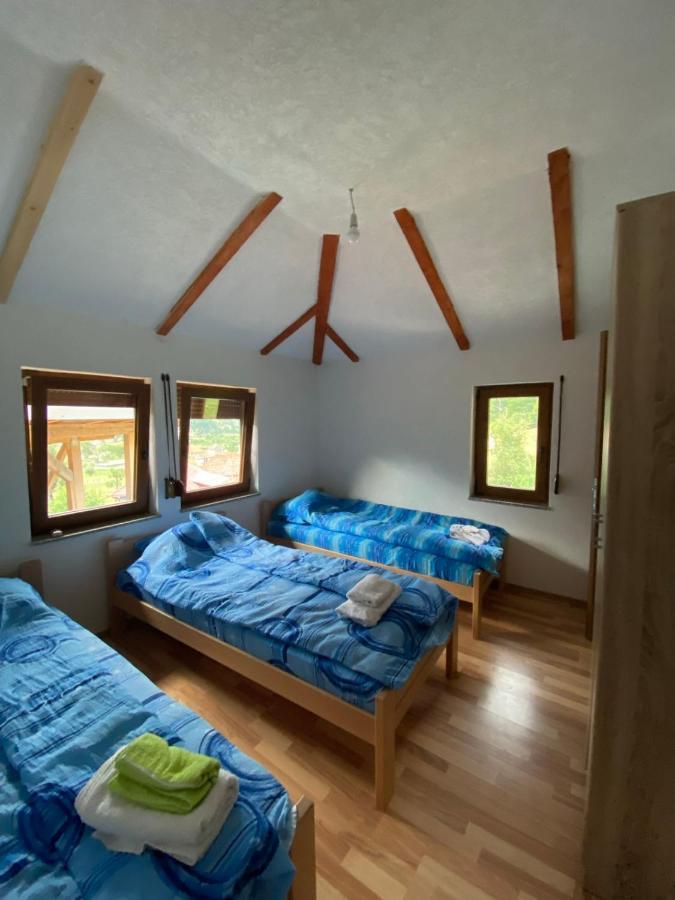 Shpija E Gjyshit Vuthaj Hotel Gusinje Екстериор снимка